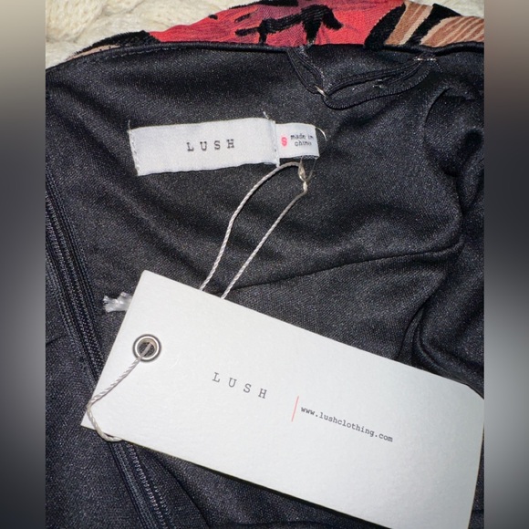 NWT Lulu’s Floral Print Velvet Mini Dress - Picture 6 of 6